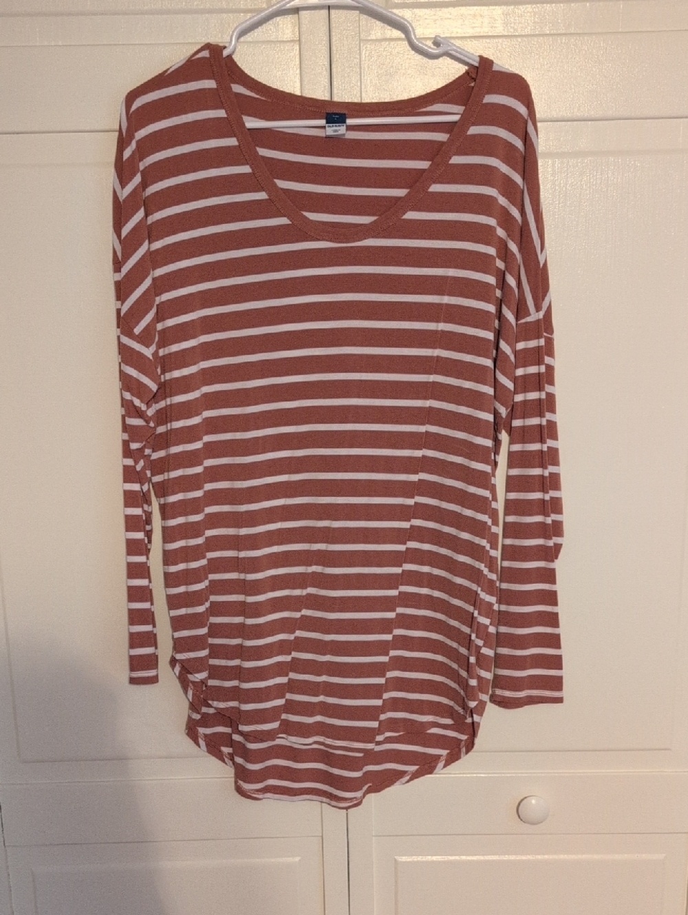 Old Navy Rust and White Striped Long Sleeve Scoop Tee